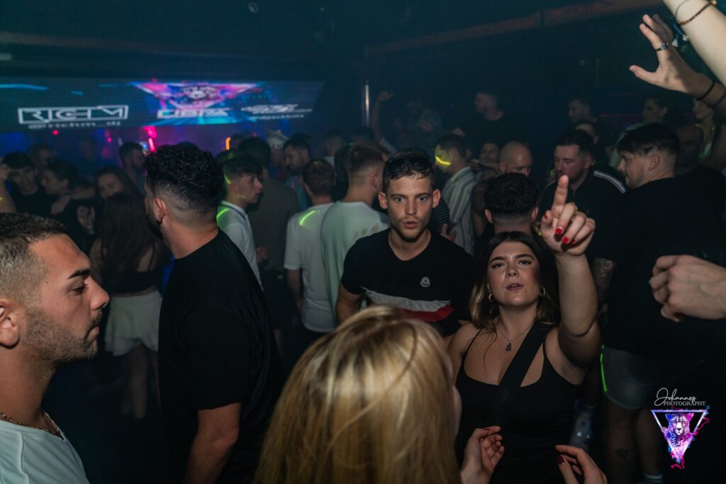 Beachcomber Music·Club Benidorm
