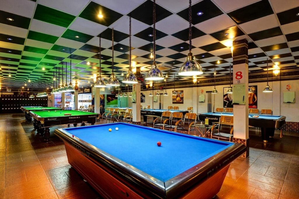 Billiard Club
