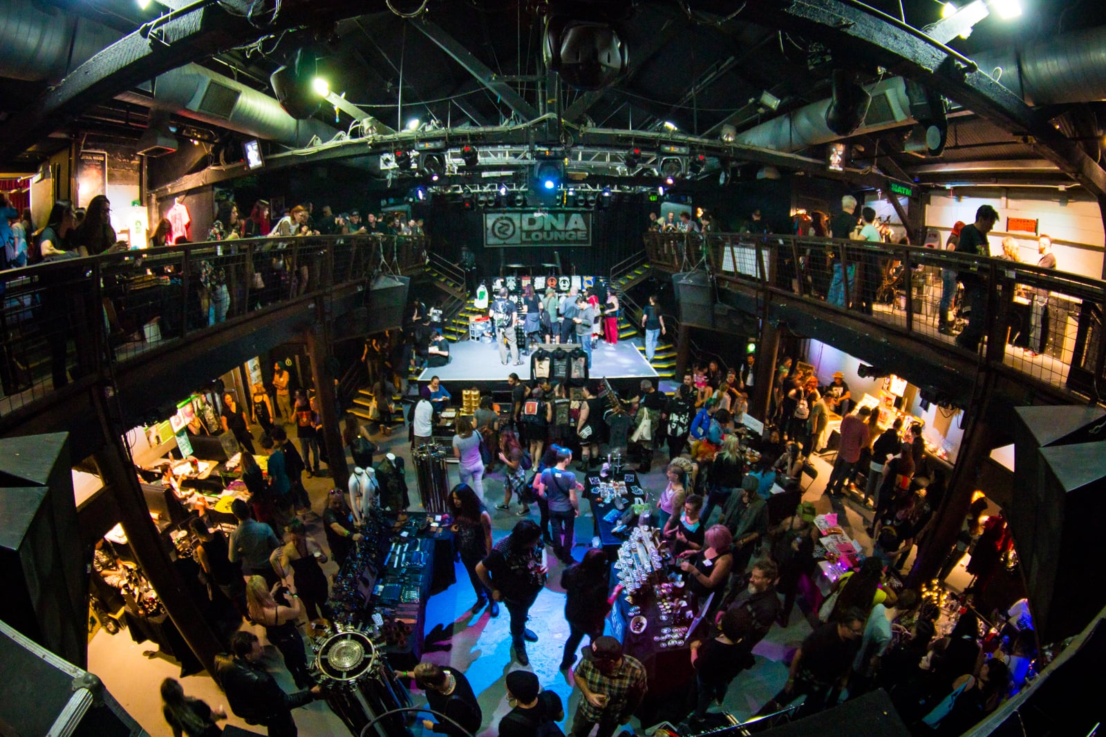 7 Top Ranked Gay & LGBT Clubs in San Francisco [2026 April Update]