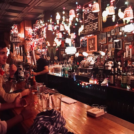 Delux Café