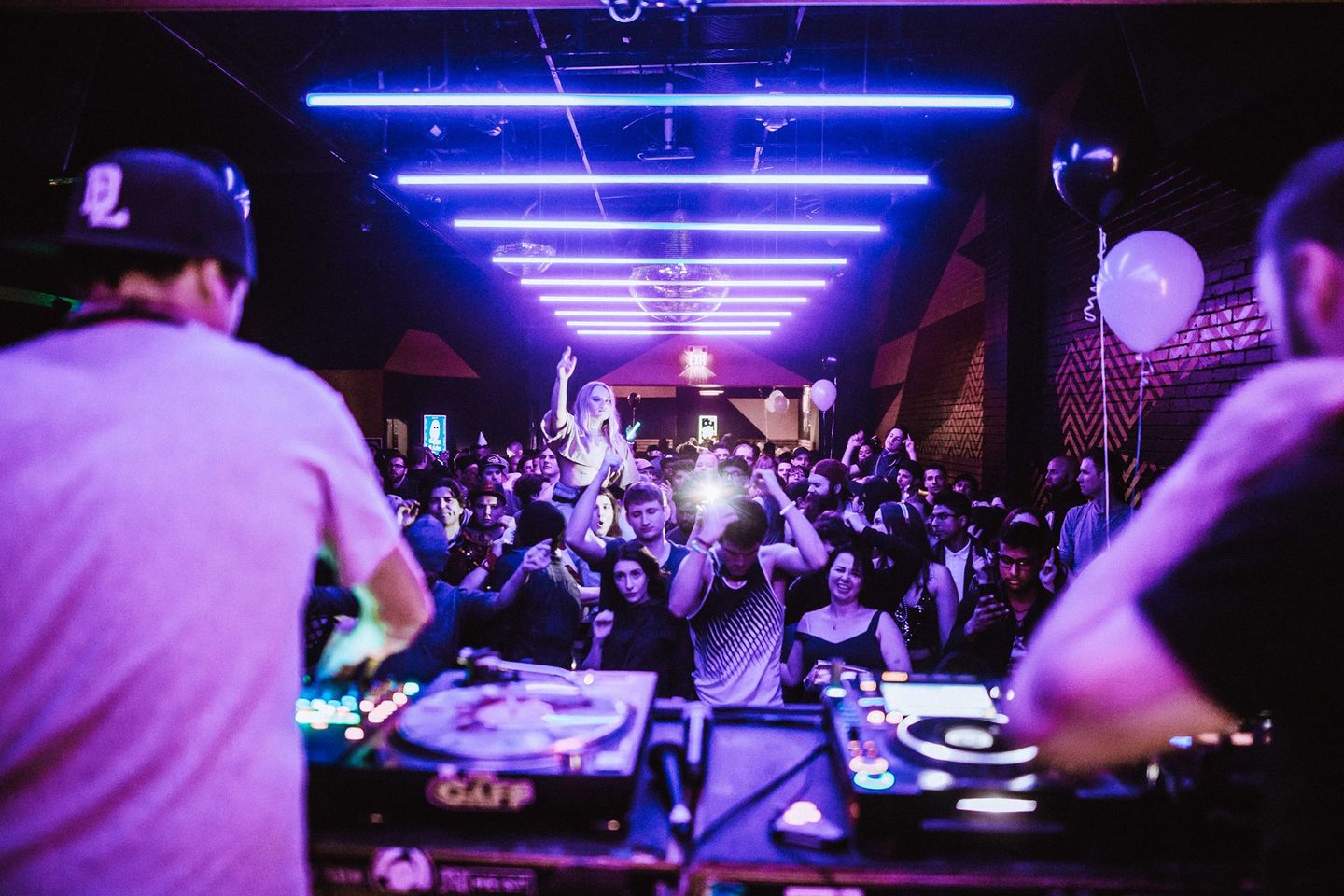 Calgary Nightlife • A Complete Guide [2025 November Update]