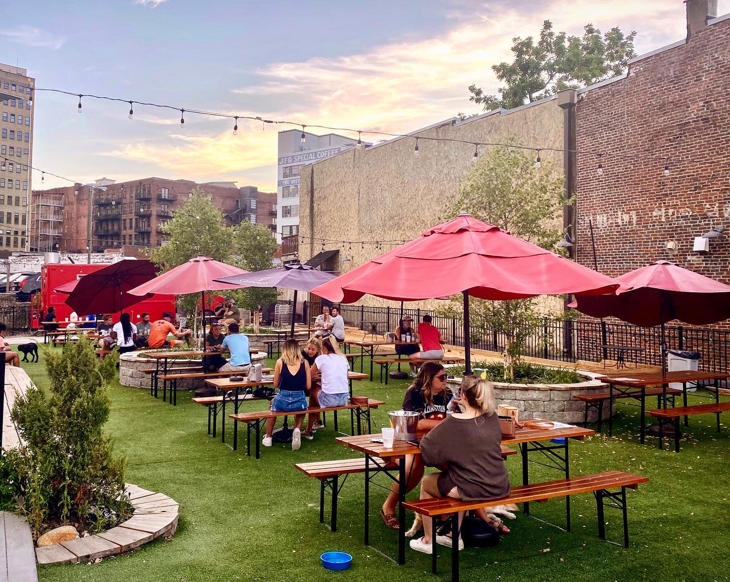 5 Most Fun Bars In Gatlinburg [2026 April Update]